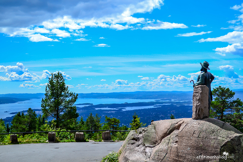 Oslo Kragstotten statue and viewpoint in the Nordmarka