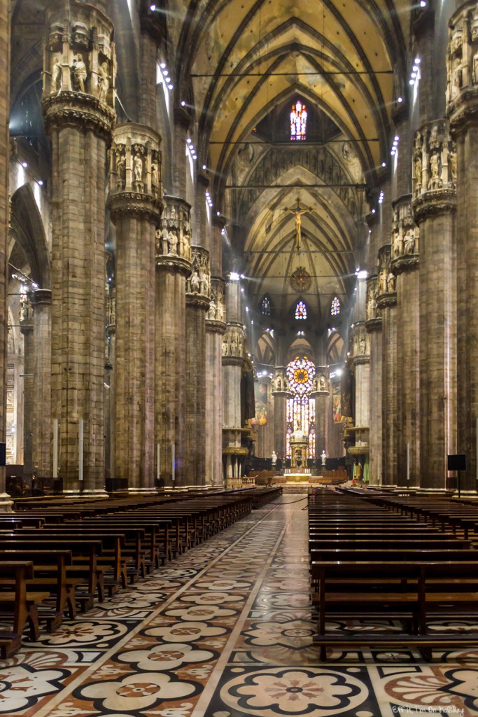 The interior of the Duomo felt a bit underwhelming, or maybe I had different expectations after seeing the huge cathedral in Seville.