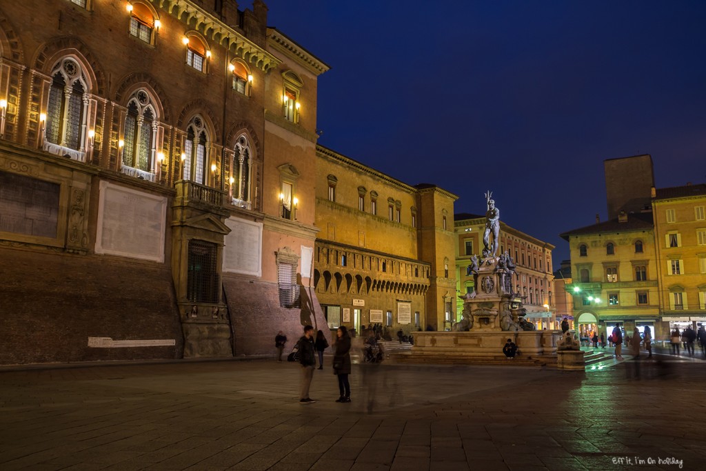 Hidden tower behind Piazza del Nettuno in Bologna