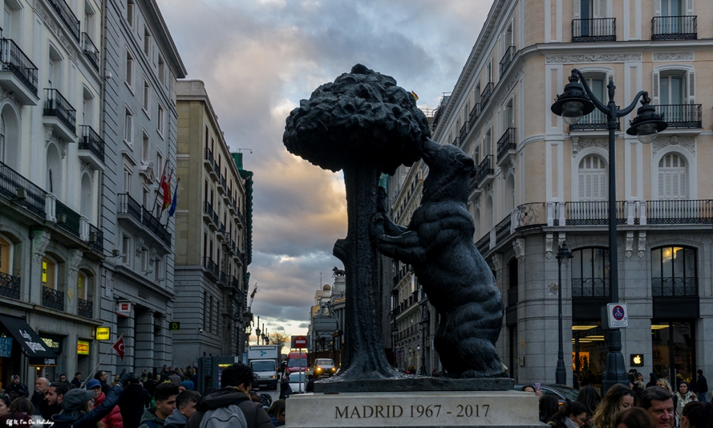  Statue of the Bear and the Strawberry Tree Statue Madrid