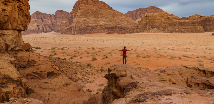 where is wadi rum desert jordan