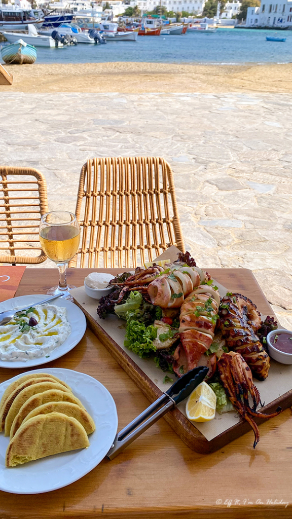 Captain's restaurant in Mykonos Chora