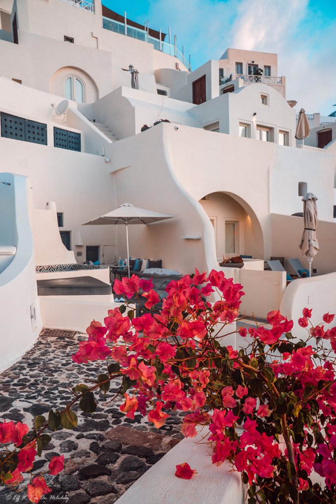 Santorini cave house in Oia